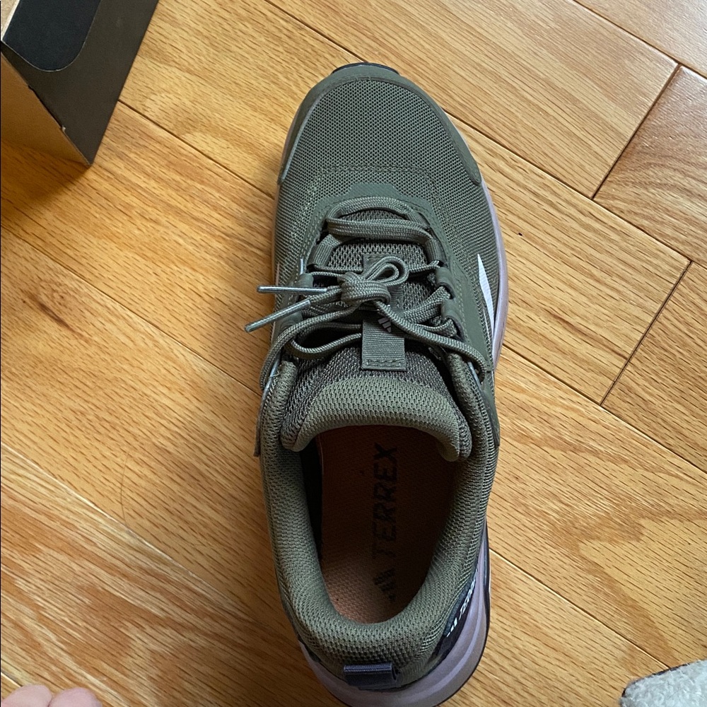 Adidas Terrex Size 7.5 - Picture 6 of 7